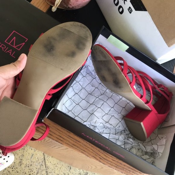 Red Heels - Picture 4 of 4